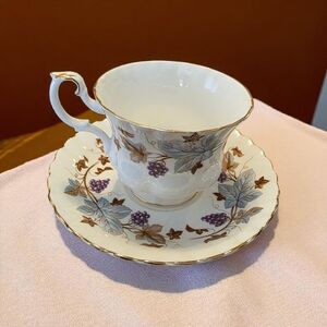 Bone China Riyal Albert Floral Teacup and Saucer Set